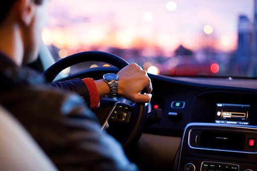 Factores riesgosos en un accidente de coche, y la importancia de sus seguros