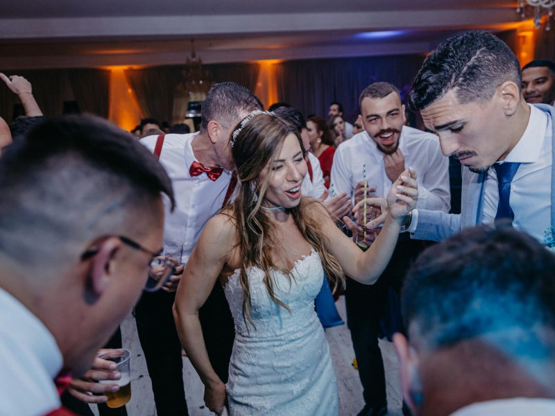 Del “Sí, Quiero” a la Pista de Baile: La Música Como Hilo Conductor de Cada Momento de Tu Boda