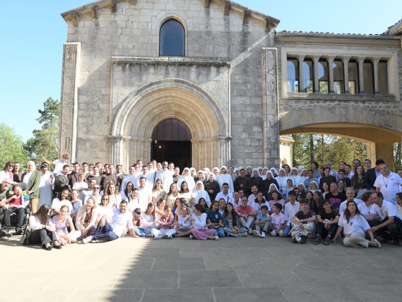 La historia de los Peregrinos de la Eucaristía: una vocación que nace del altar