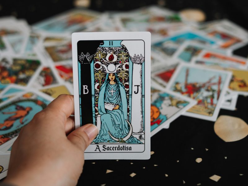 Esmeralda Luján: la vidente buena y barata más recomendada en España