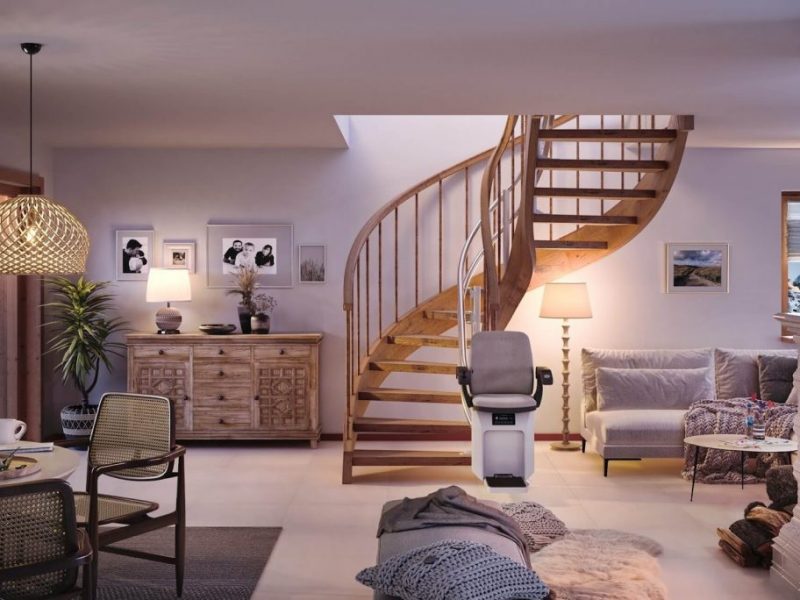 Diseño, calidad y durabilidad: las claves de HR LIFT en el segmento de salvaescaleras de alta gama